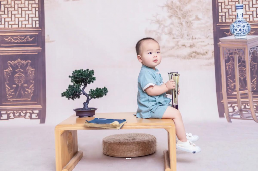 厦门宝宝多久开始攒肚